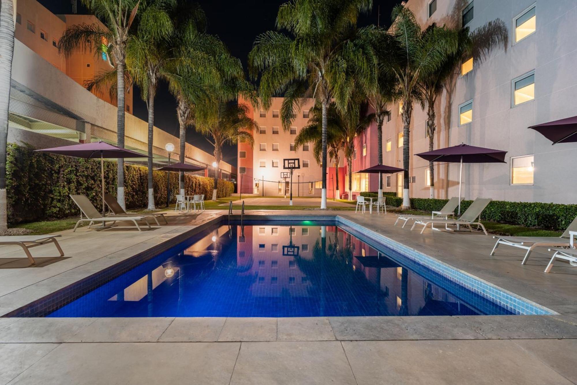 City Express Suites By Marriott Querétaro Extérieur photo