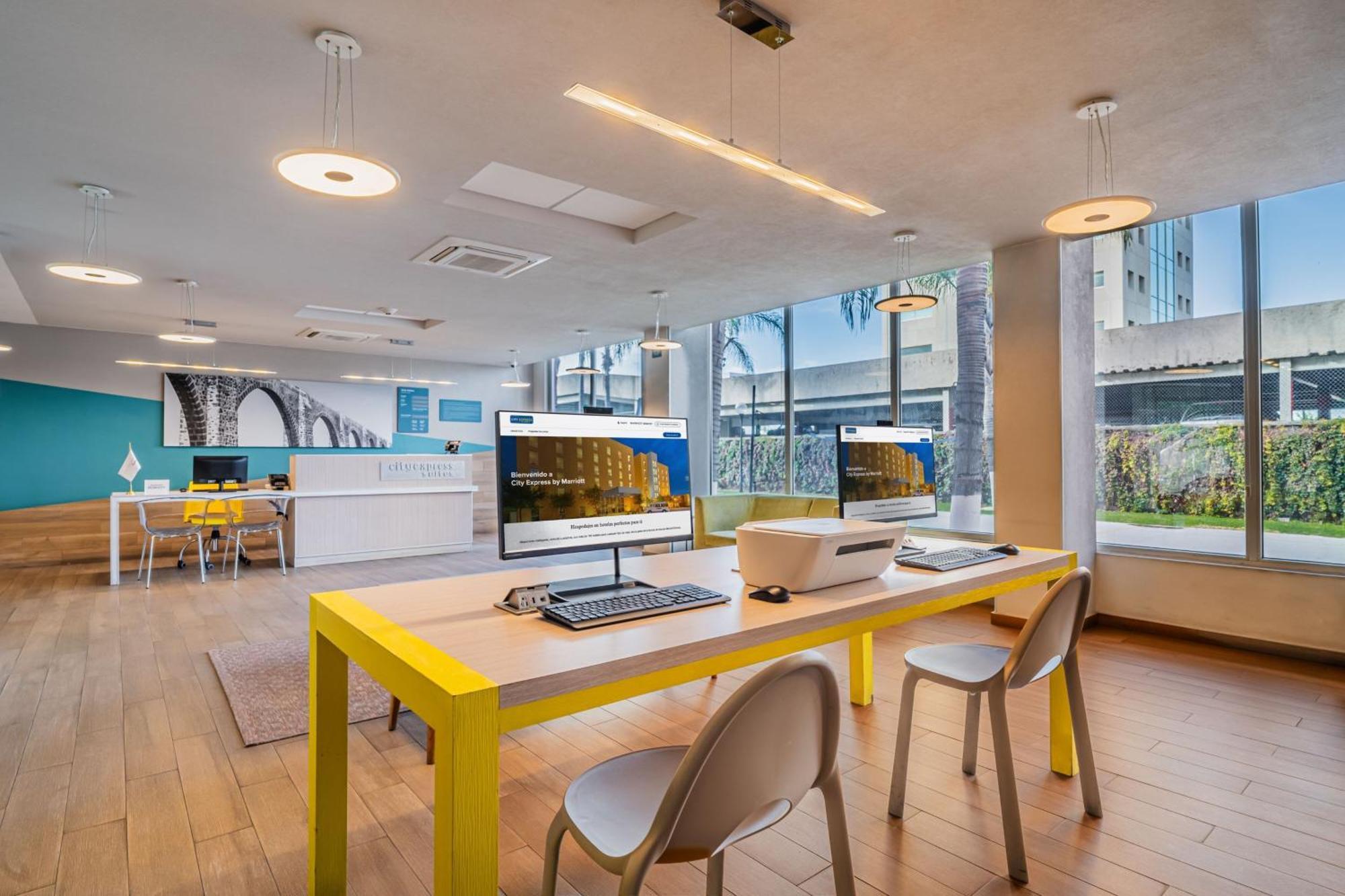 City Express Suites By Marriott Querétaro Extérieur photo